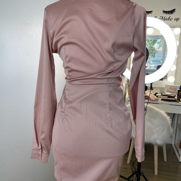 Pink satin dress - Picture 3 of 6